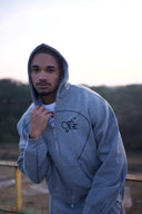 EVERYDAY ESSENTIAL SWEATSHIRT GREY